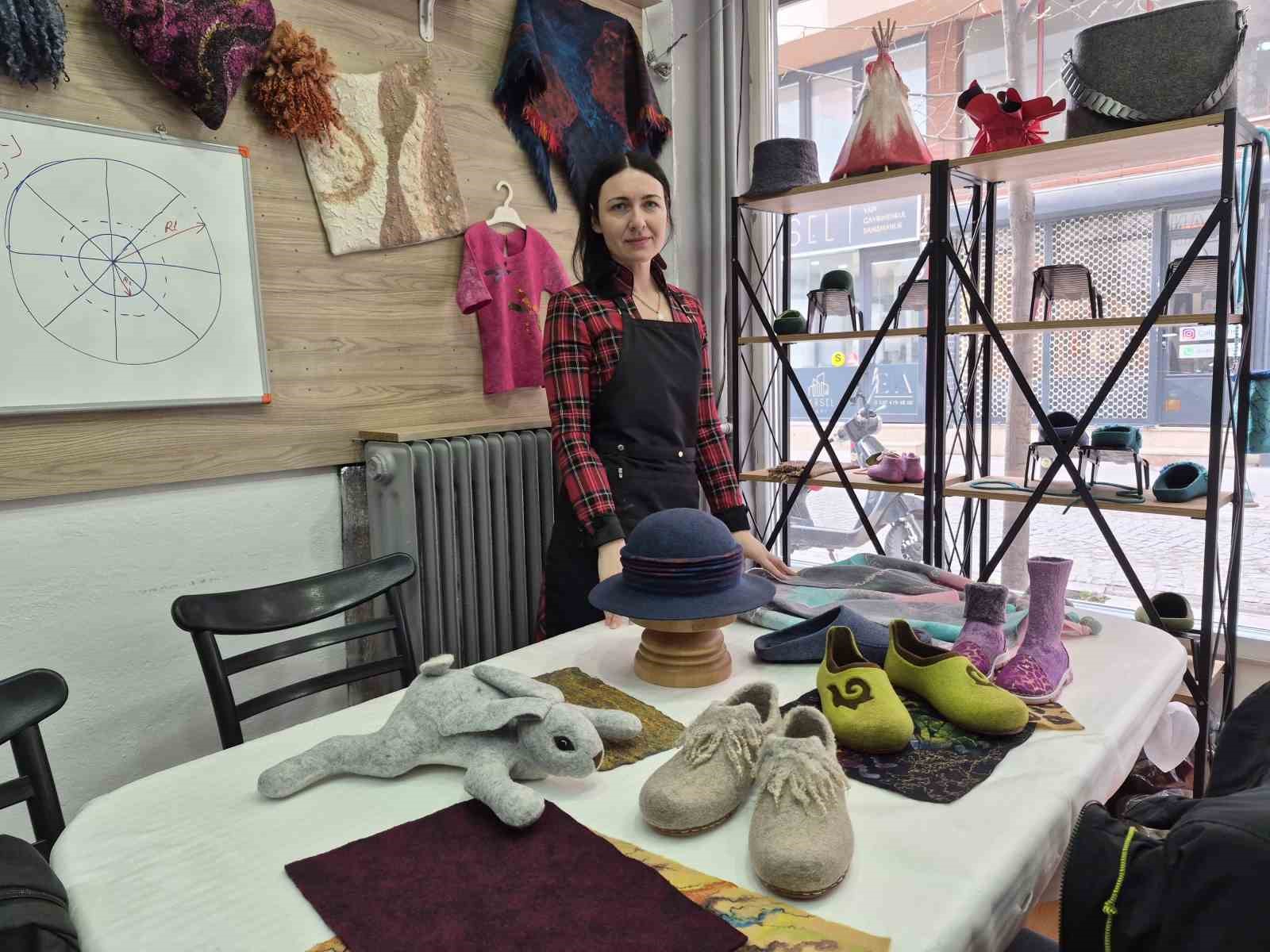 rusyada-ogrendigi-kece-ustaligini-eskisehirde-surduruyor