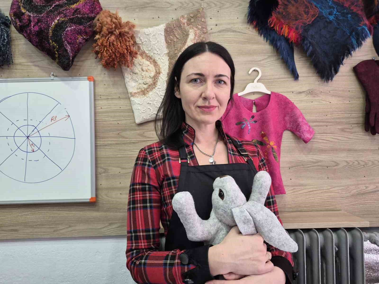 rusyada-ogrendigi-kece-ustaligini-eskisehirde-surduruyor