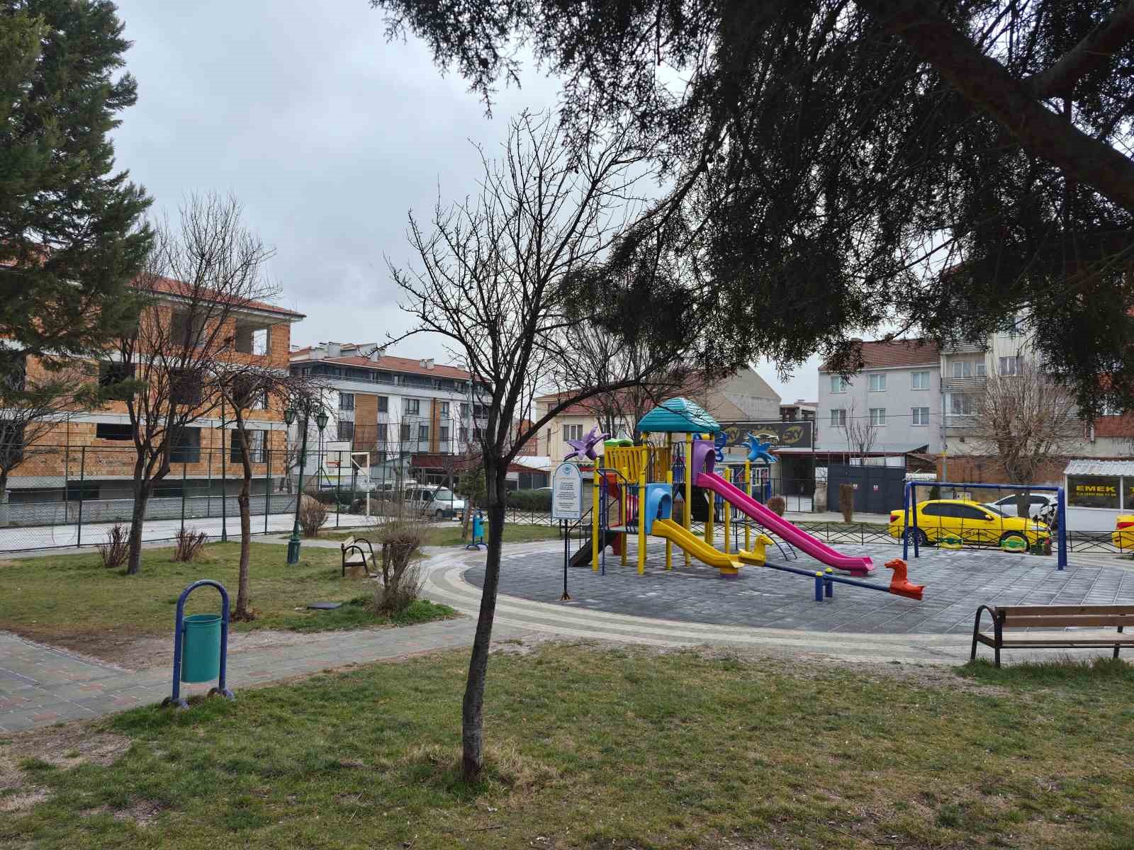 salincaklar-bos-kaldi-park-sessizlige-burundu