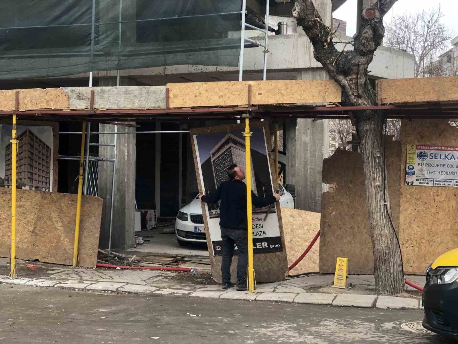 siddetli-firtina-ortaligi-birbirine-katti