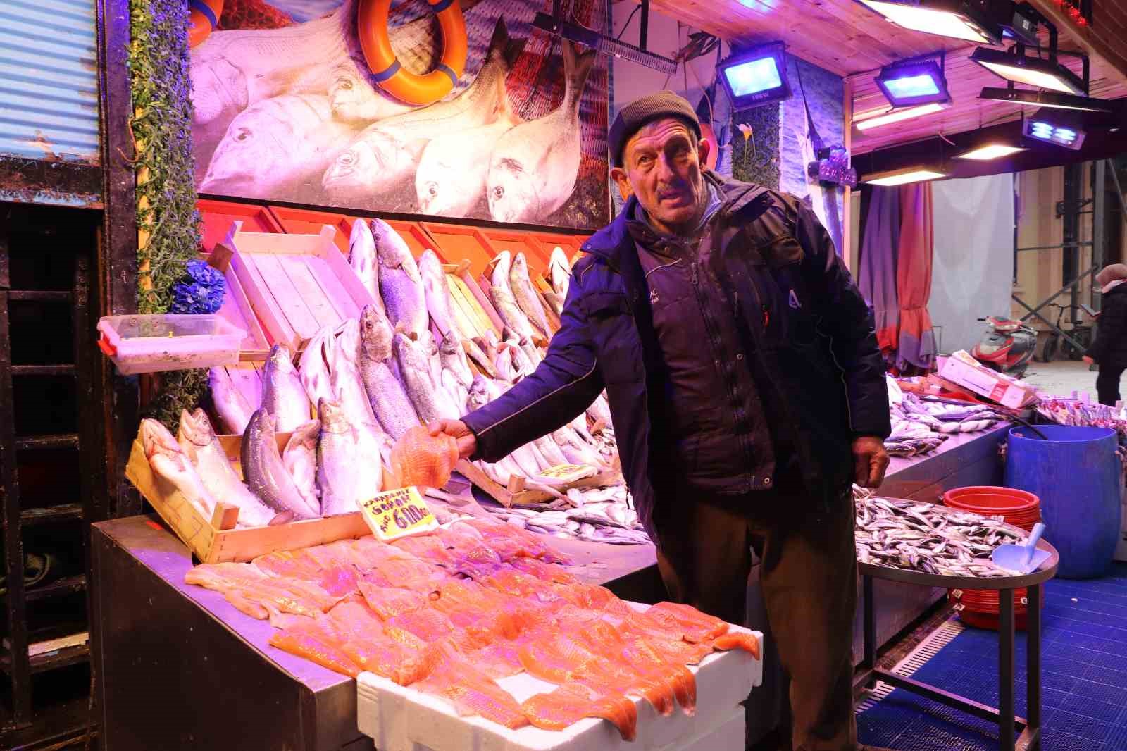 soguk-havalar-balik-tezgahlarini-da-vurdu