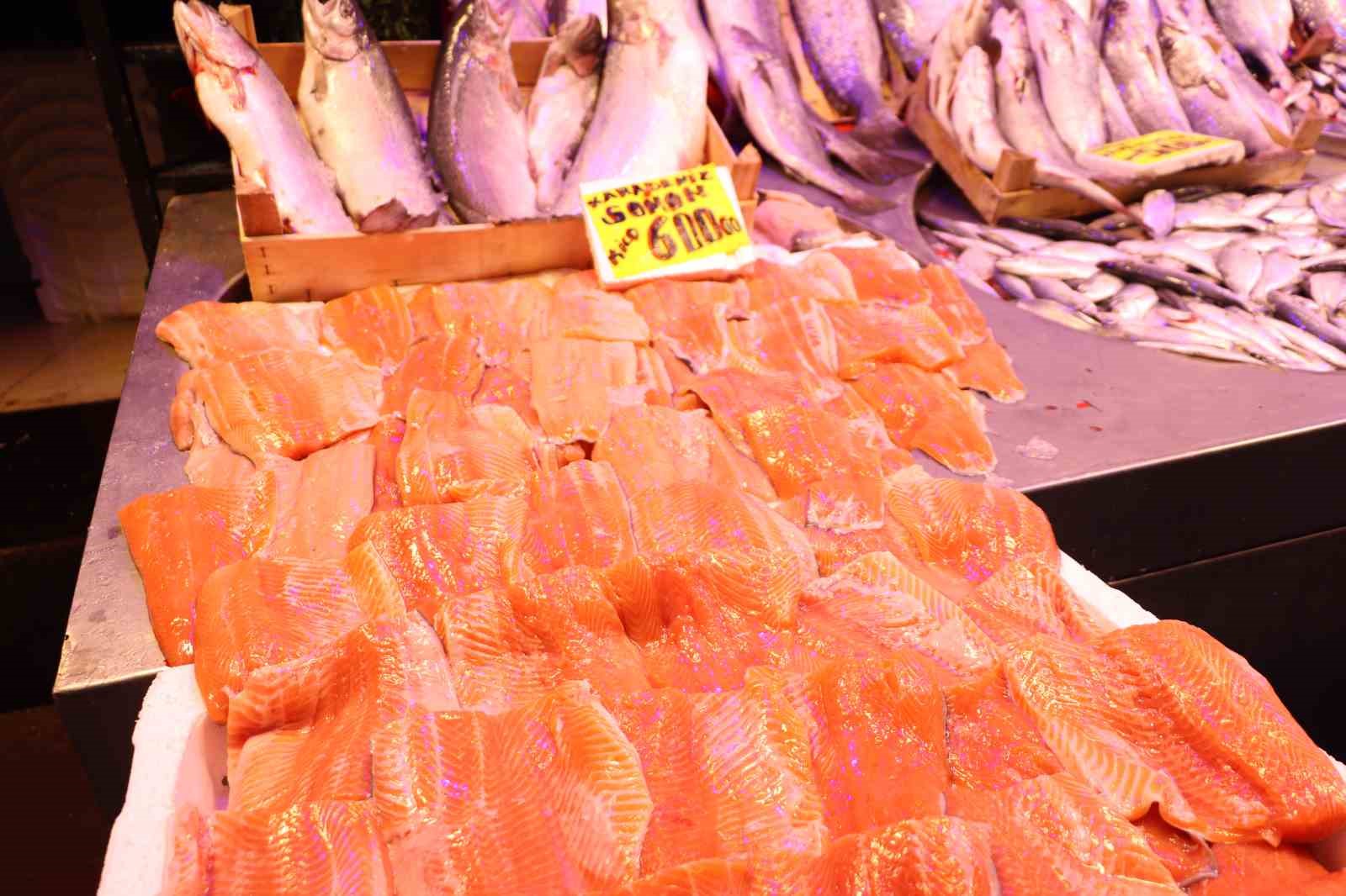 soguk-havalar-balik-tezgahlarini-da-vurdu