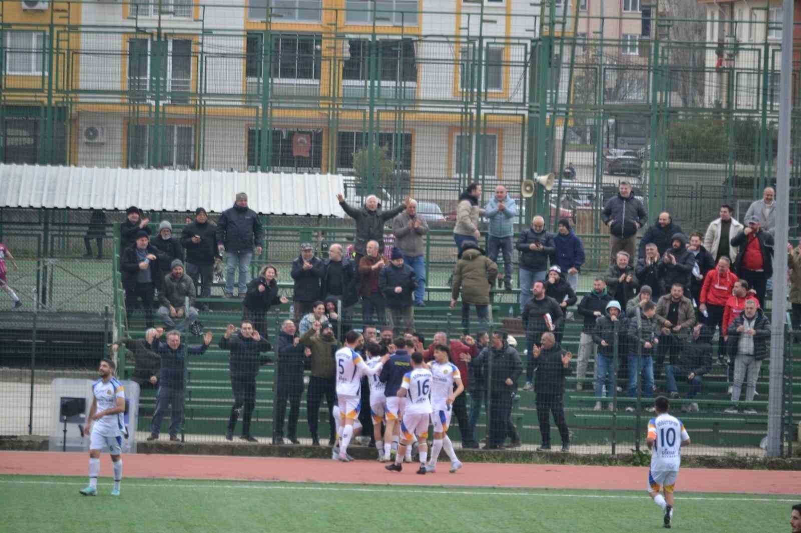 sogutspor-zorlu-deplasmandan-puanla-donmesi-bildi