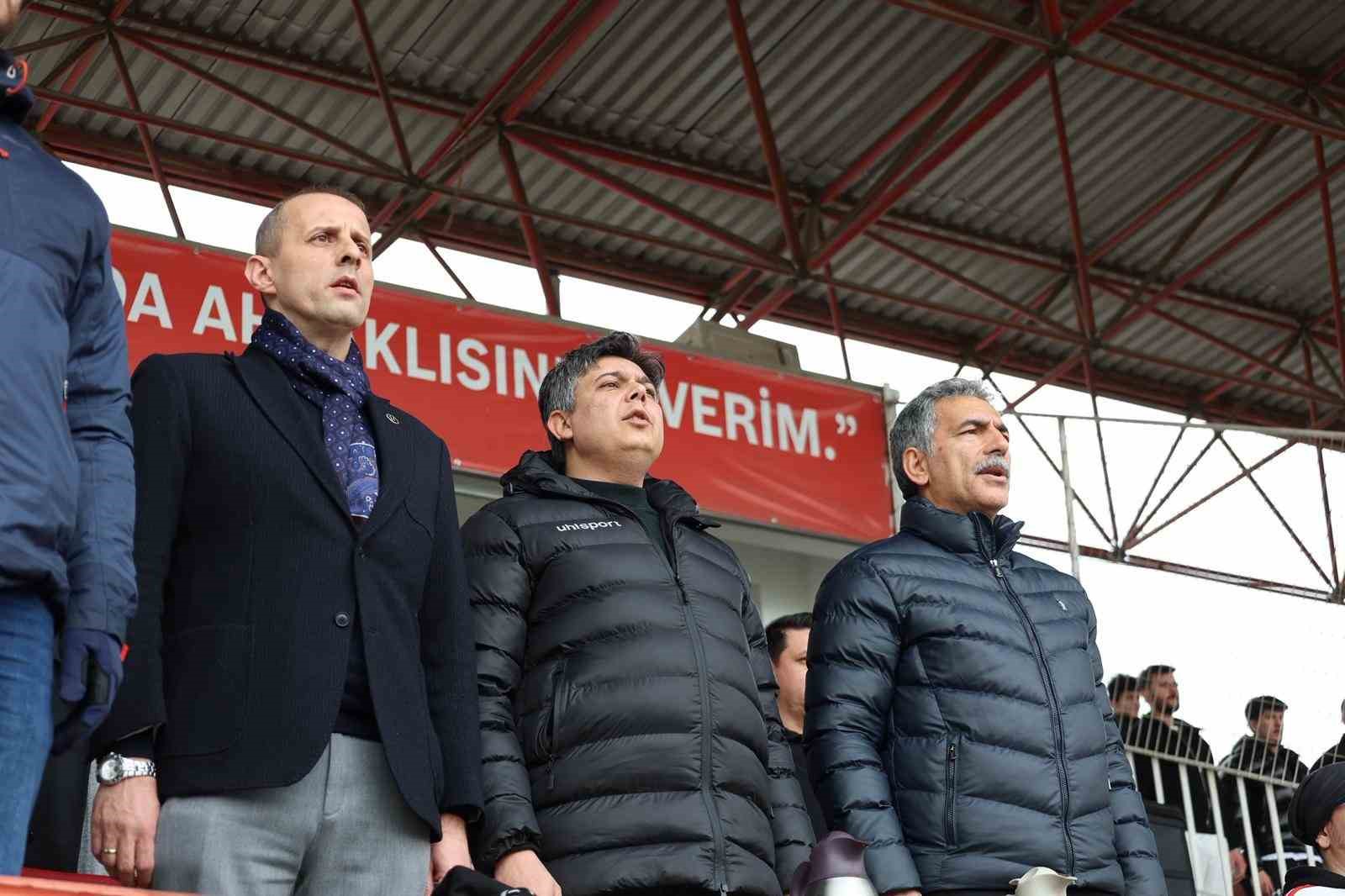 sogutspor-zorlu-deplasmandan-puanla-donmesi-bildi