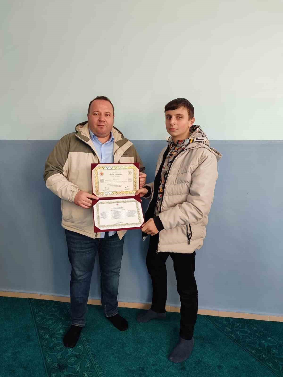 suhutta-hafizlik-icazet-sevinci