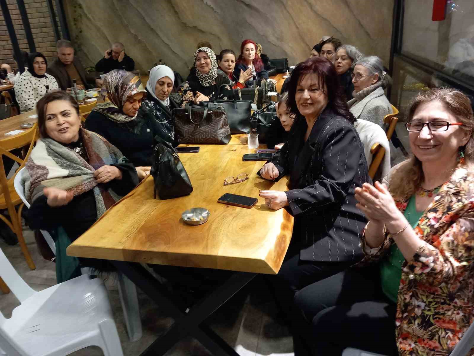 turk-halk-muzigi-konserinde-emirdag-ve-eskisehir-turkuleri-seslendirildi