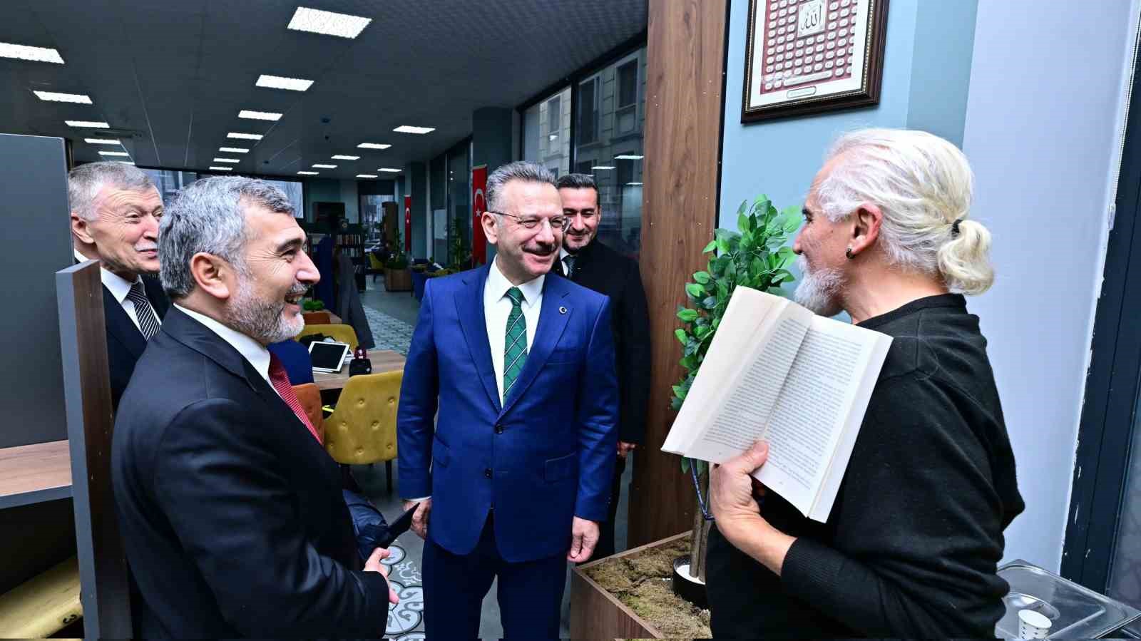 vali-aksoy-diyanet-aile-ve-genclik-merkezinde-incelemelerde-bulundu