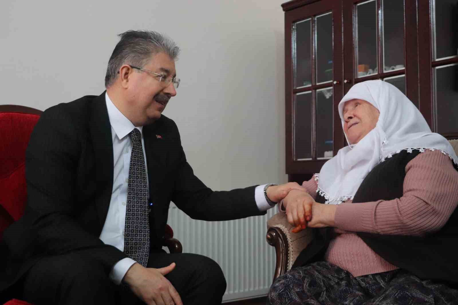 vali-yilmazdan-vefa-ziyareti