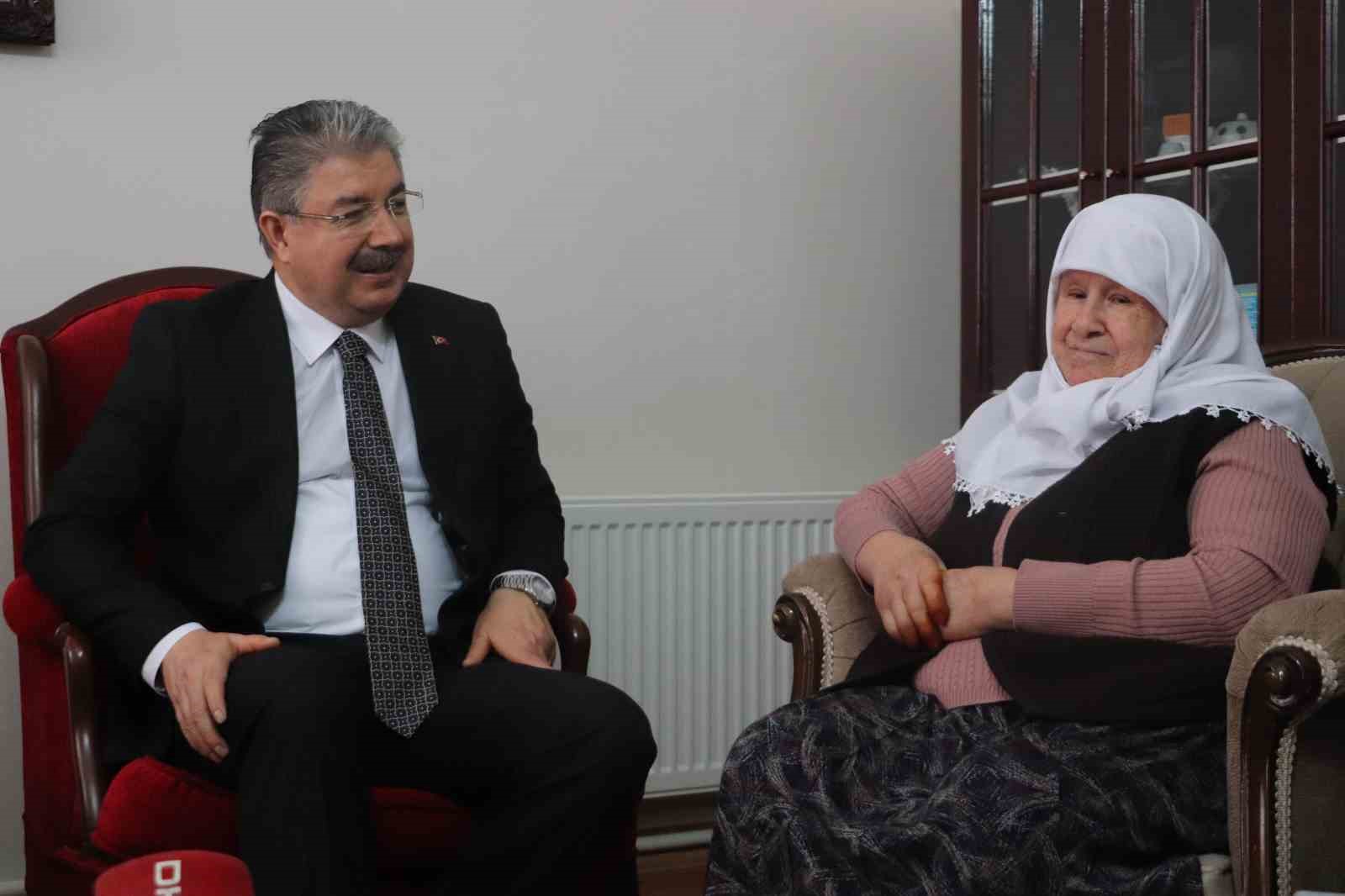 vali-yilmazdan-vefa-ziyareti