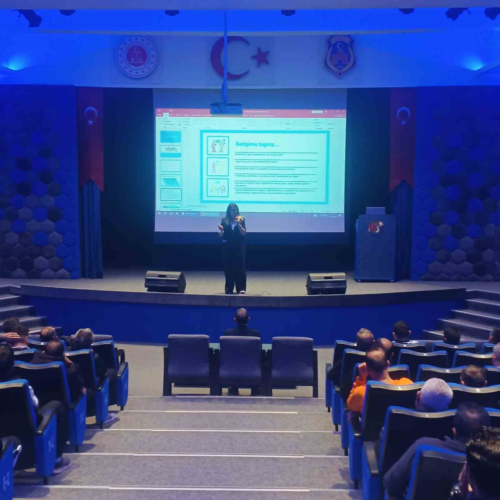 cezaevindeki-tutuklu-ve-hukumlulere-aile-ici-iletisim-semineri-verildi