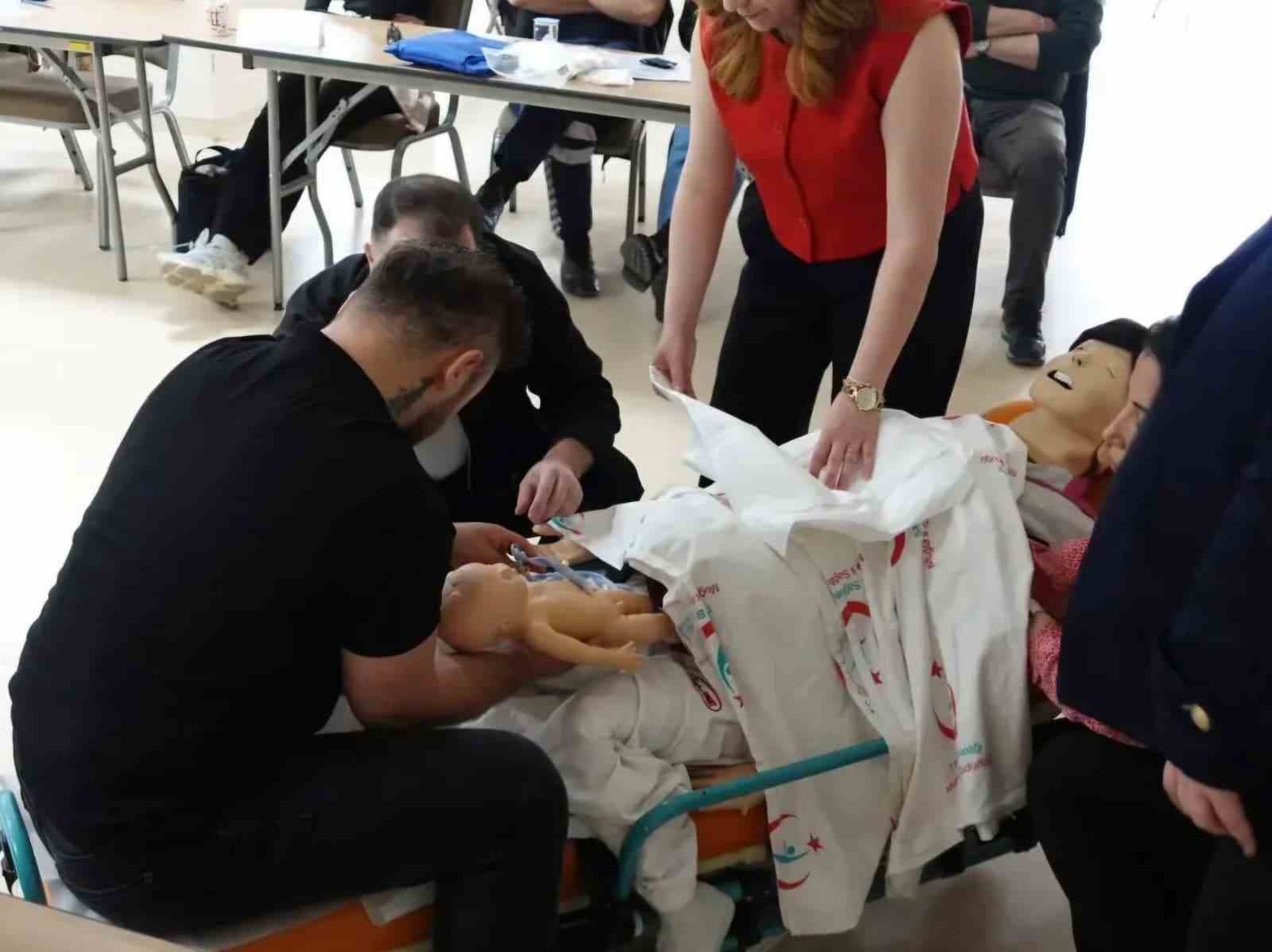 eskisehirde-saglik-personeline-obstetrik-aciller-egitimi-verildi