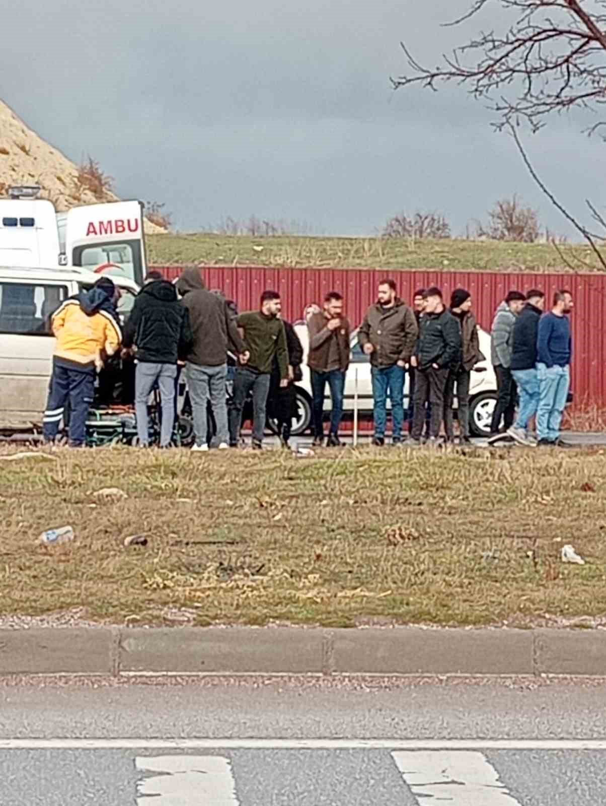 zincirleme-trafik-kazasinda-3-kisi-yaralandi