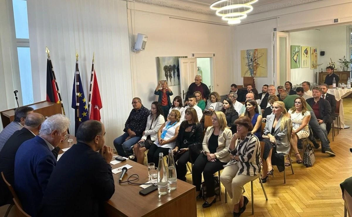 Başkan Ataç Berlin’de örnek çalışmaları anlattı