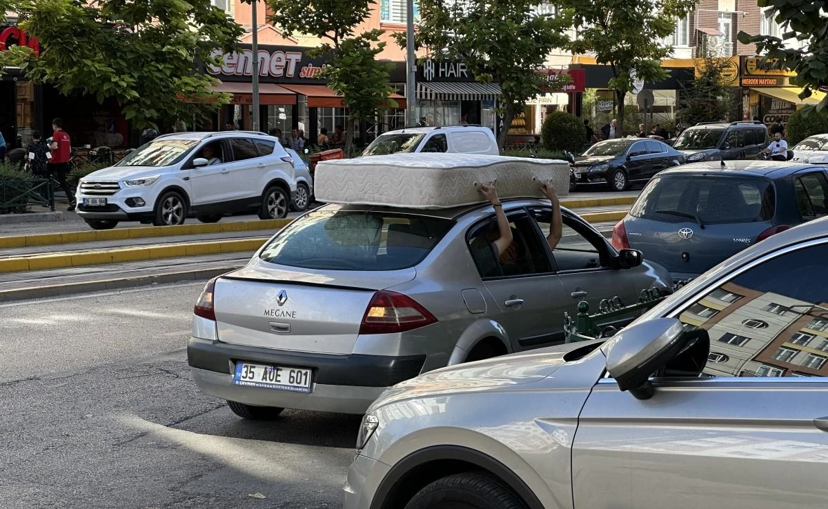 Öğrencilerden ilginç taşıma yöntemi şaşırttı