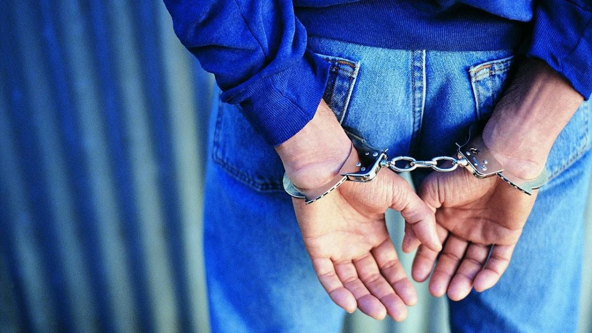 İl Emniyet Müdürlüğü Terörle Mücadele Şube Müdürlüğü ekipleri "anayasal düzeni ortadan kaldırmaya teşebbüs etme" suçundan müebbet hapis cezasıyla aranan O.Y. ve FETÖ'ye ilişkin "silahlı terör örgütüne üye olmak" suçundan hakkında kesinleşmiş 6 yıl 3 ay hapis cezası ile yakalama kararı bulunan örgüt mensubu E.R.Ç'nin kentte olduğunu belirledi. Şüpheli iki kişi polis ekipleri tarafından düzenlenen operasyonla yakalandı. Zanlılar, cezaevine teslim edildi.