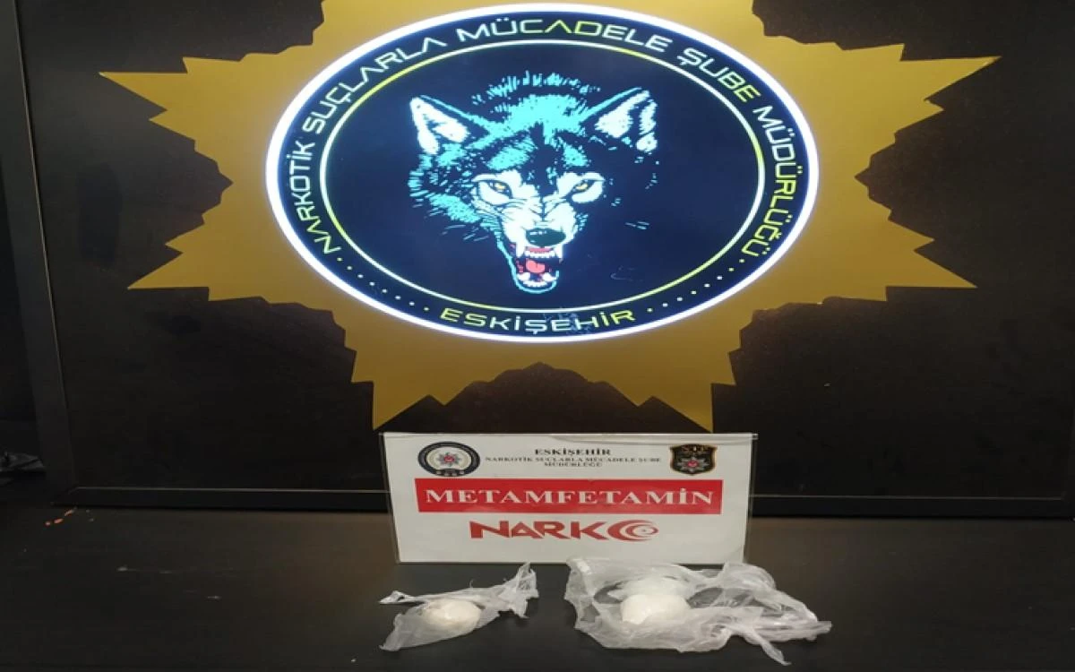 Şüpheli şahısların üzerindeki uyuşturucu maddeler ele geçirildi 