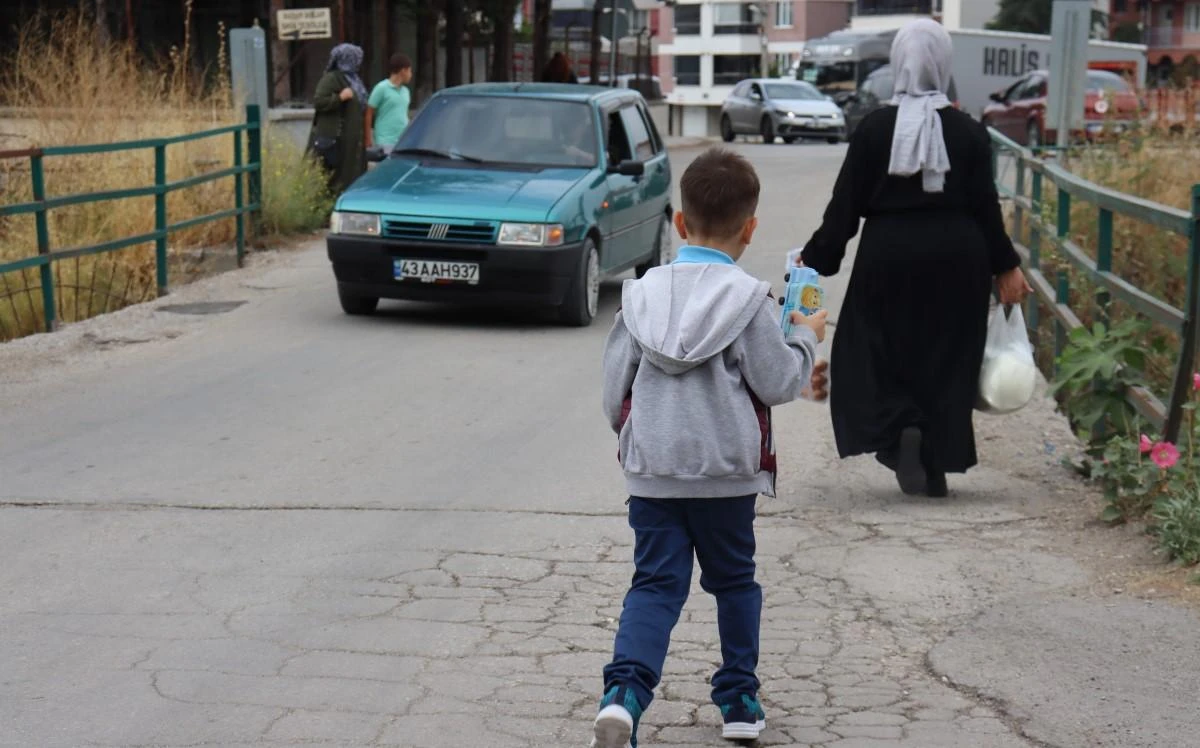 Emek ve 71 Evler mahallerini bağlayan köprüde tehlike alarmı