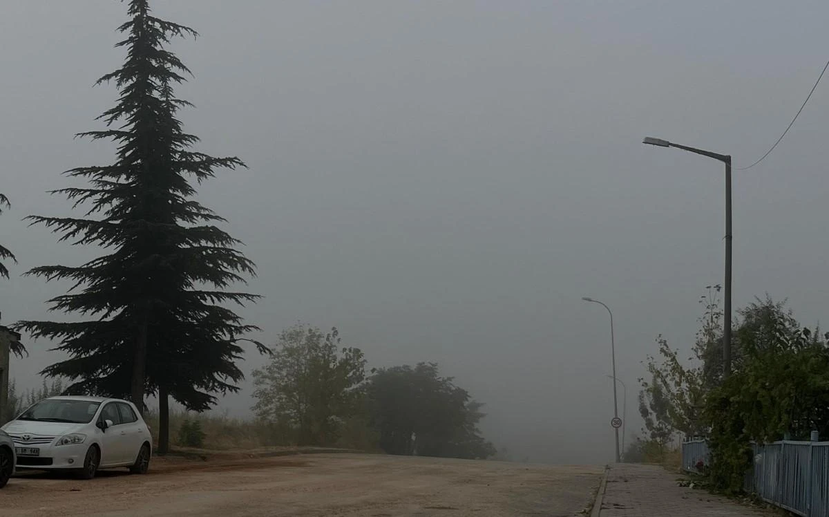 Eskişehir'in bazı bölgelerinde sabah saatlerinde sis hakim oldu