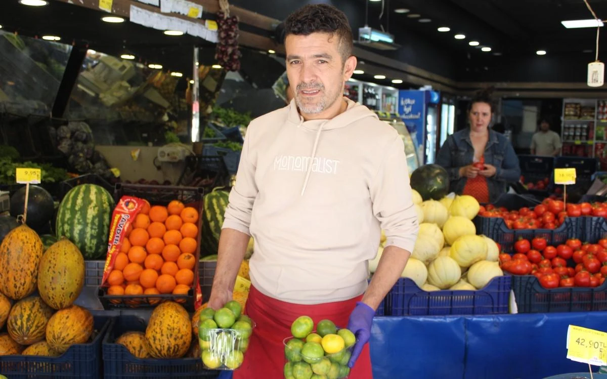 Eskişehir’de manav tezgâhlarında kış meyveleri yerini almaya başladı