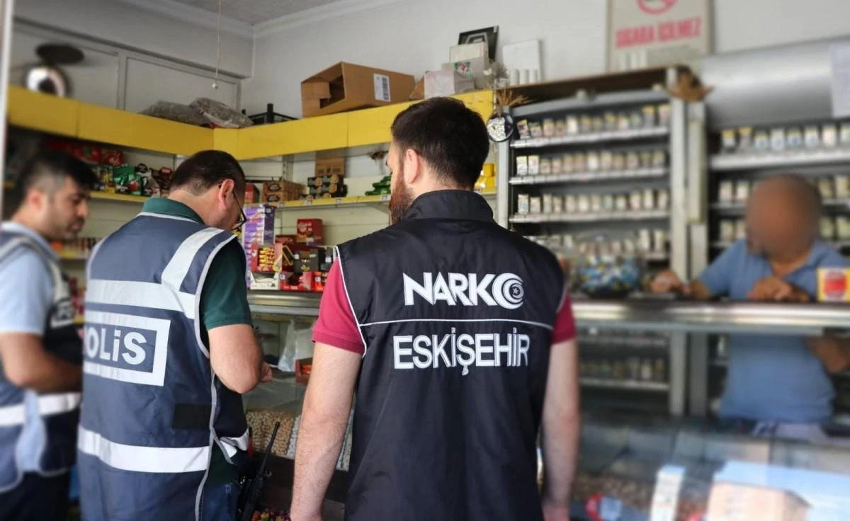 Polis ekipleri okul çevrelerinde denetimi arttırdı
