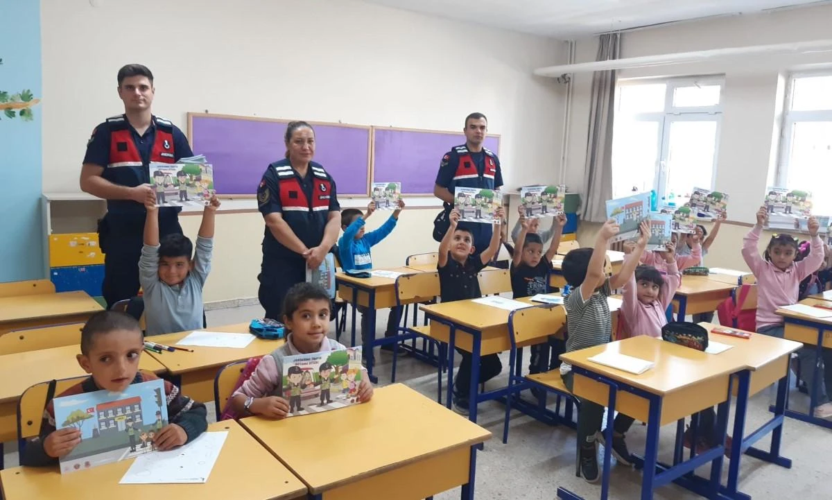 Jandarma okullarda trafik denetimi yaptı 