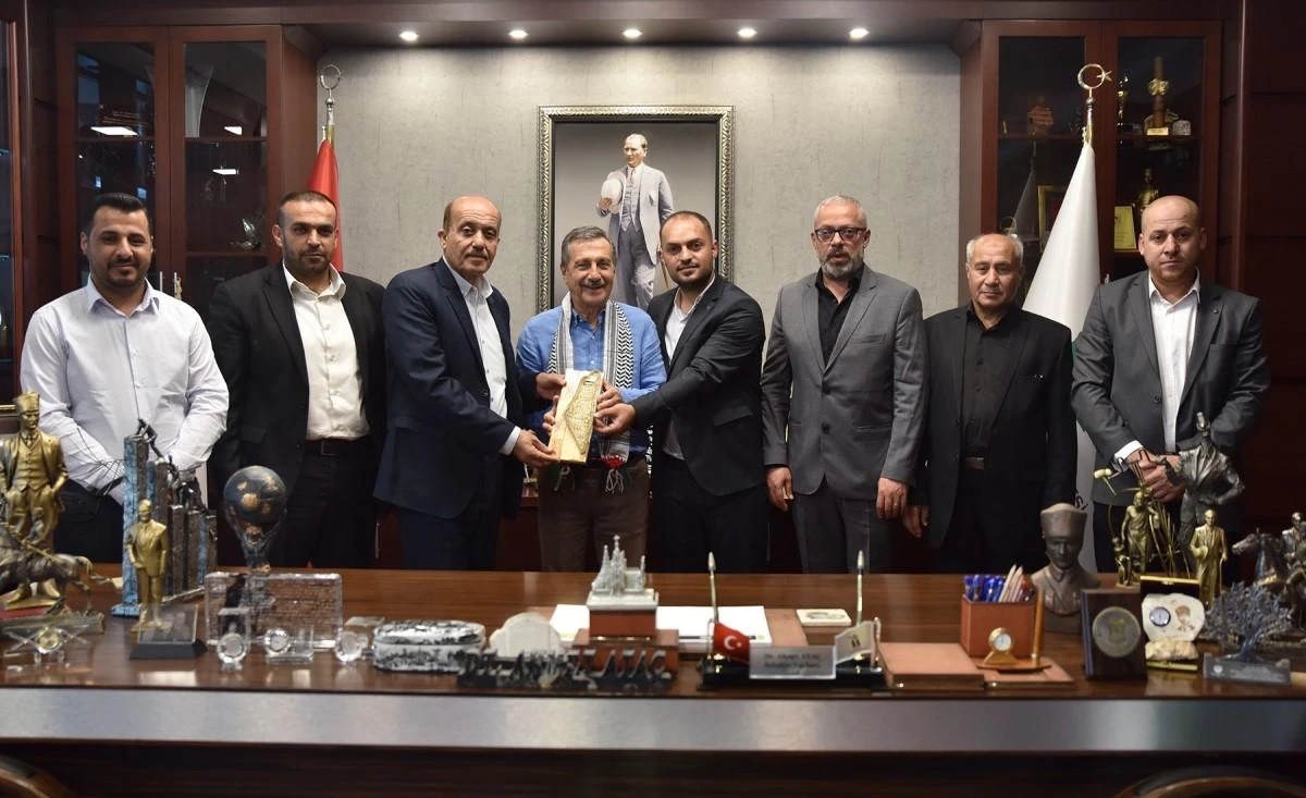 Filistin heyeti Tepebaşı’na hayran kaldı