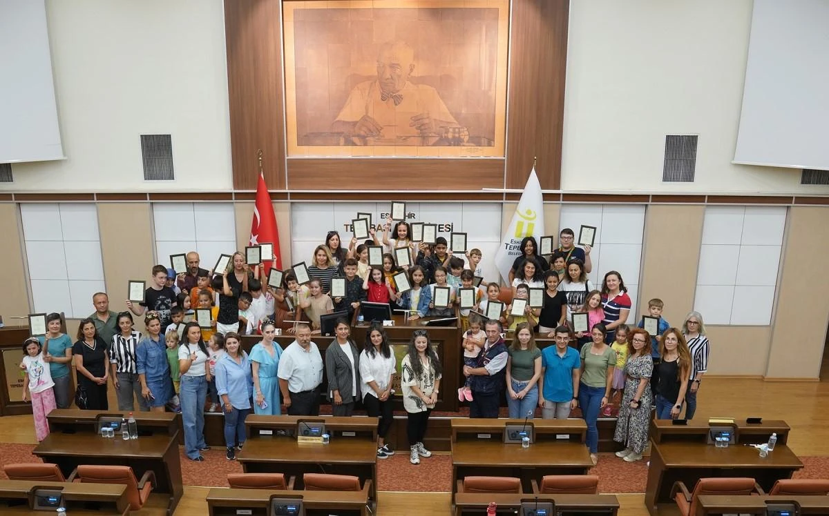 Minik izcilere katılım belgeleri verildi 