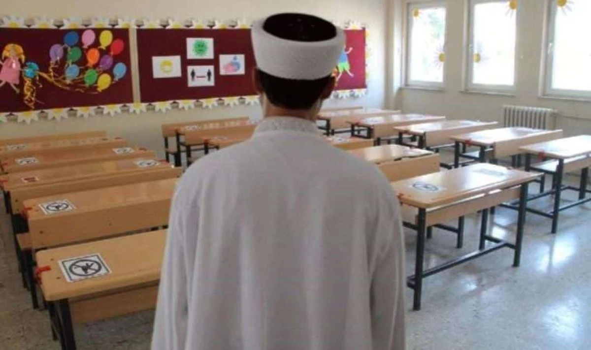 okulda imam