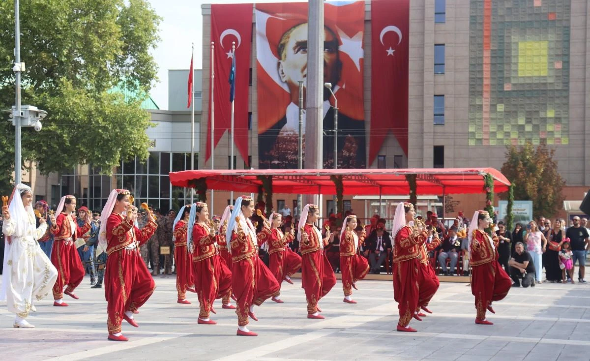 Eskişehir’in 101’inci kurtuluş yılı törenle kutlandı