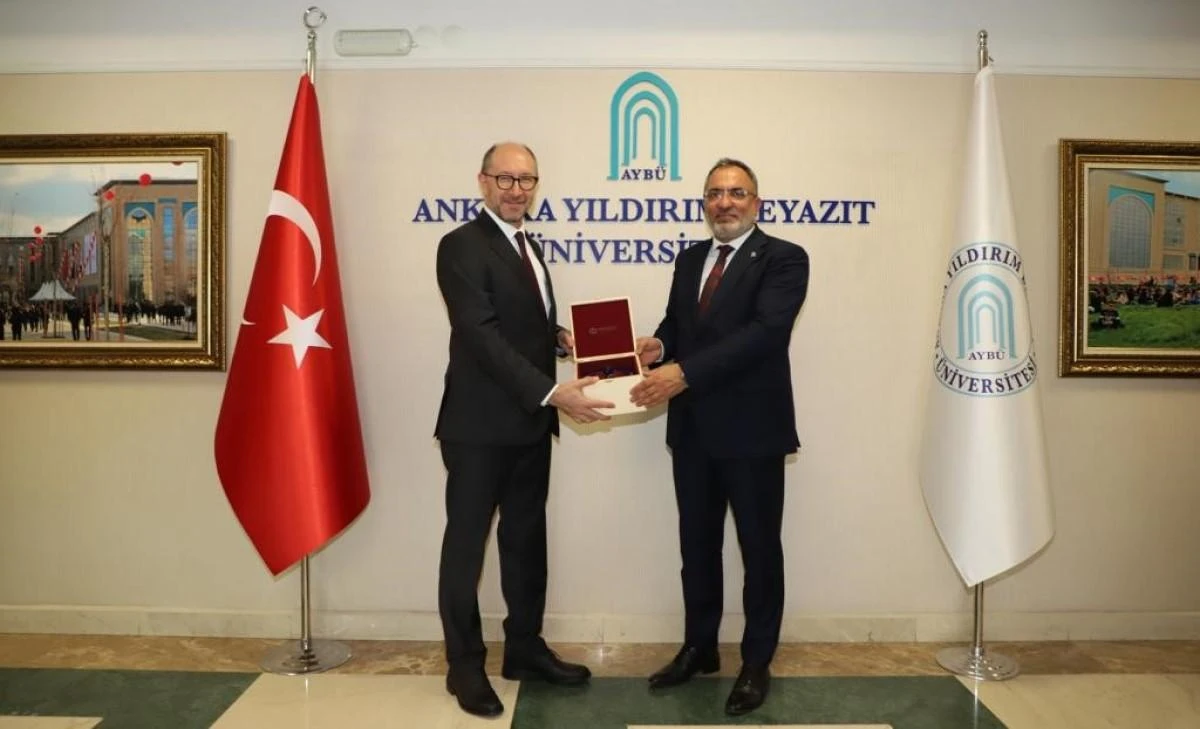 Rektör Erdal’dan Ankara Yıldırım Beyazıt Üniversitesine ziyaret 