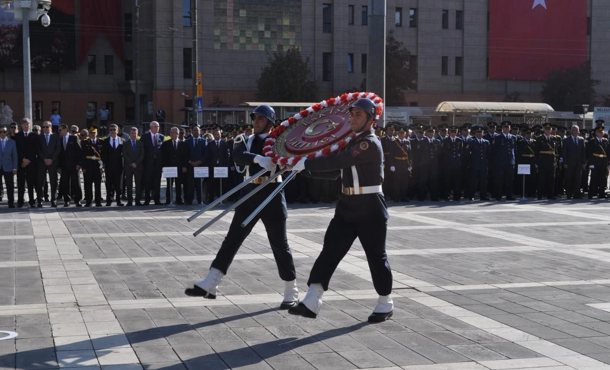 Eskişehir’de Zafer Bayramı törenle kutlandı
