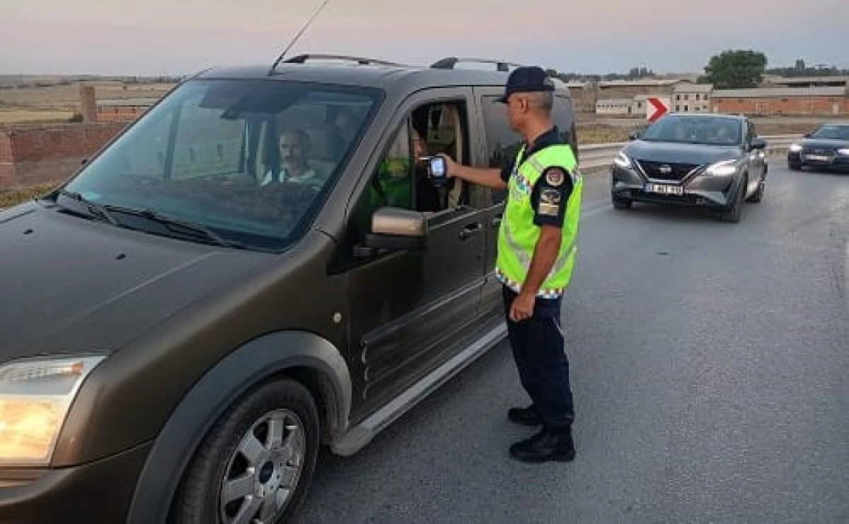 Jandarma ekiplerinin trafik denetiminde 396 araca 610 bin TL ceza yazıldı