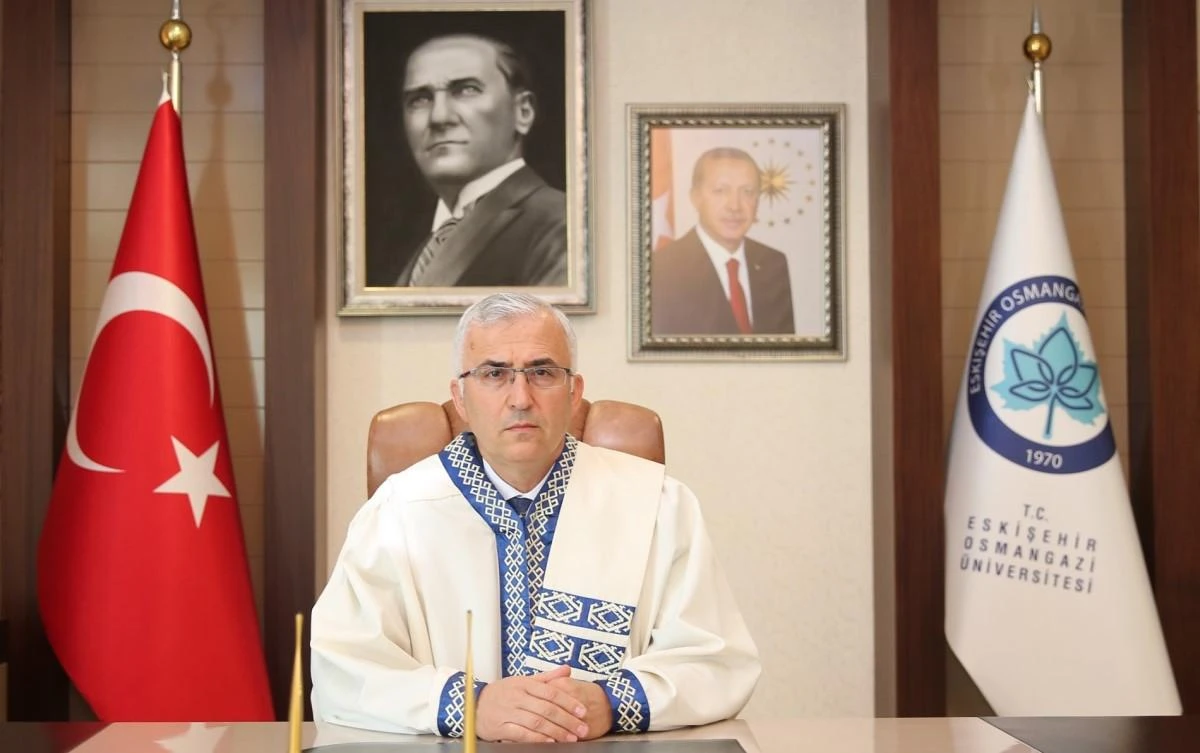 Rektör Prof. Dr. Çolak, Anadolu’yu bizlere vatan kılan tüm şehitlerimizi rahmetle anıyor, şükranlarımı sunuyorum