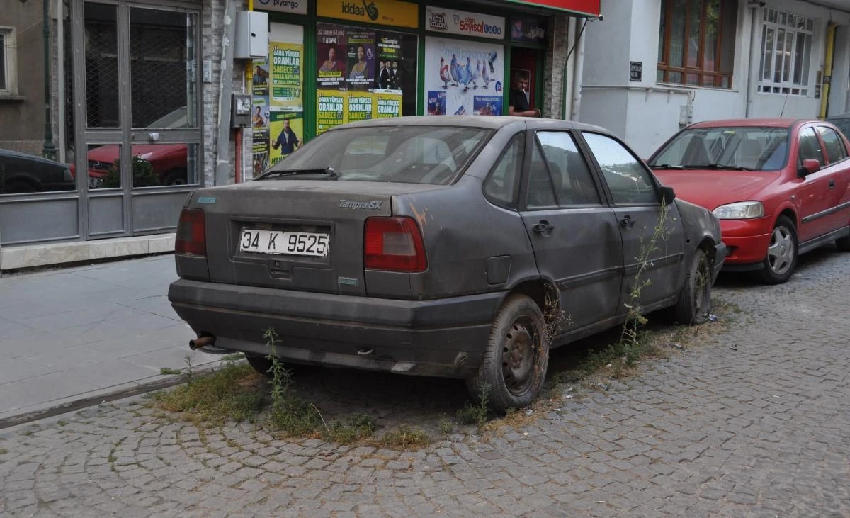 Şehit ailesine ait otomobili 10 yıldan beri hiç hareket etmedi