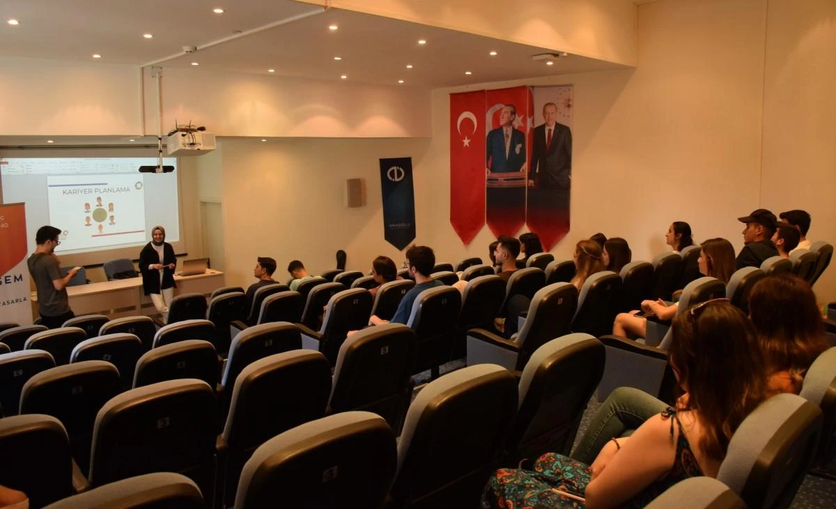 Anadolu Üniversitesi öğrencilerinin proje başarısı