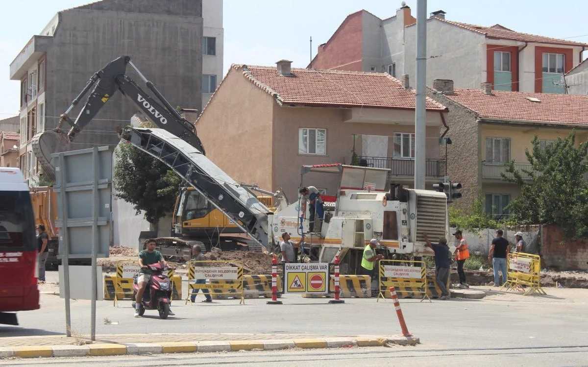 O yolda yarım kalan yapım çalışmaları başladı