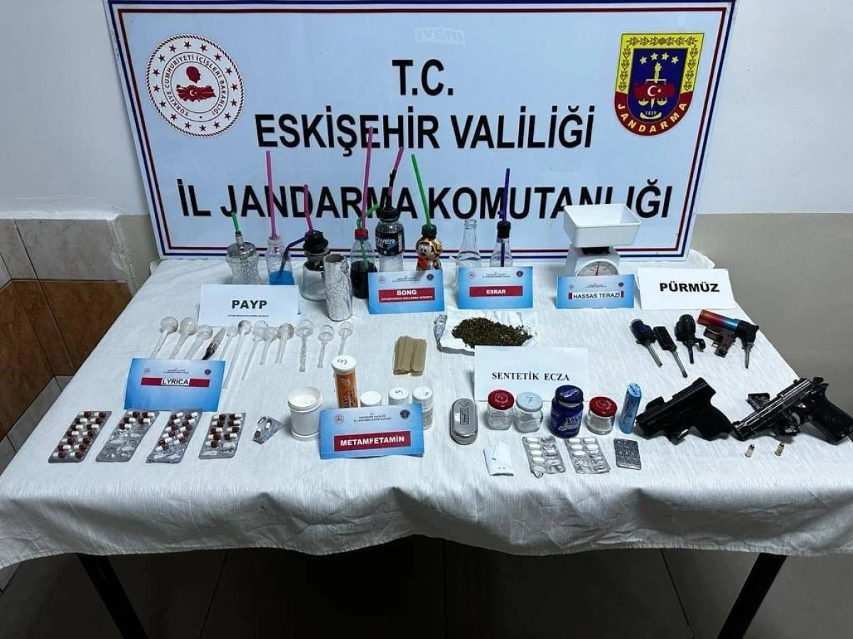 Uyuşturucu imalatı ve ticareti yapan şahıslar yakayı ele verdi 