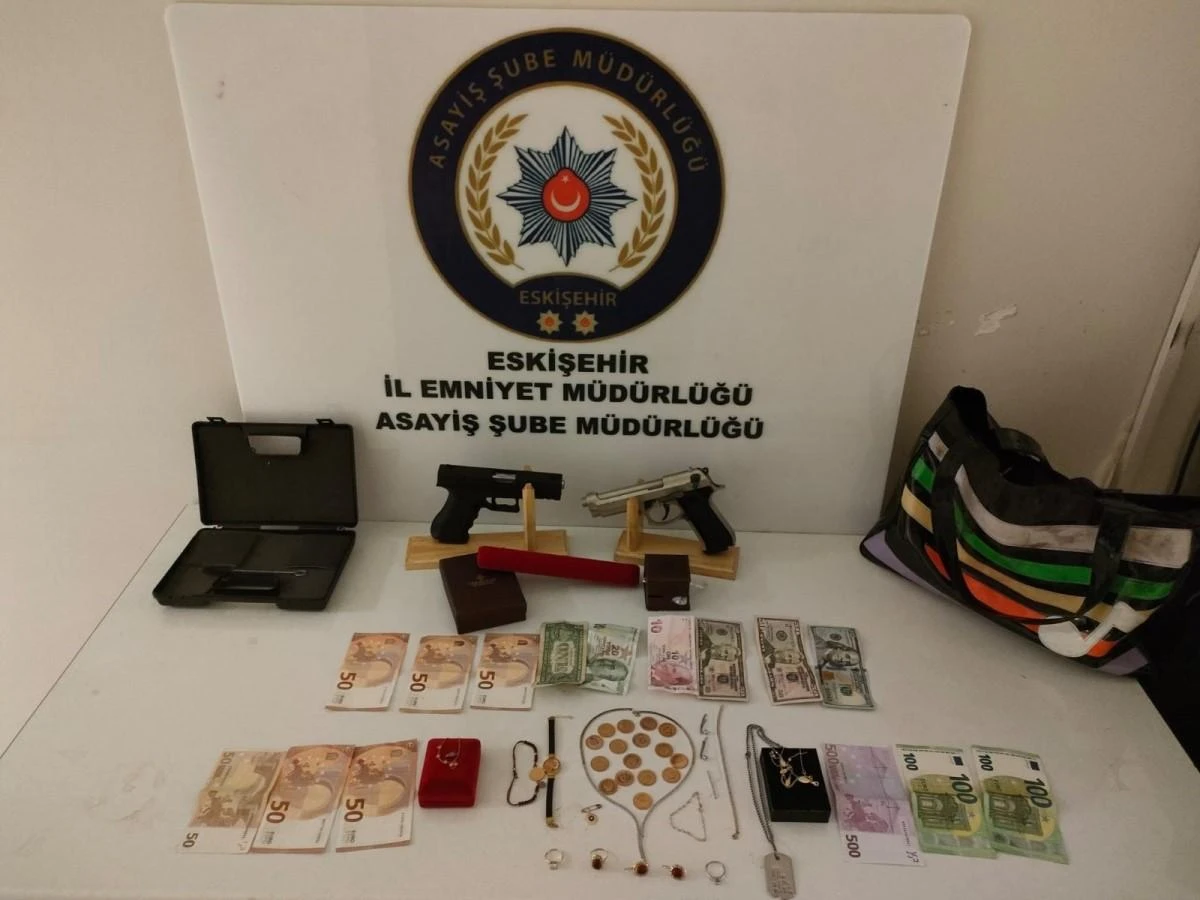 1 milyon 534 bin liralık hırsızlık yapan 2 kişi yakalandı