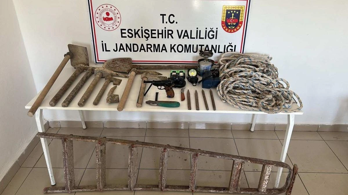 Jandarmadan kaçak kazıya suçüstü