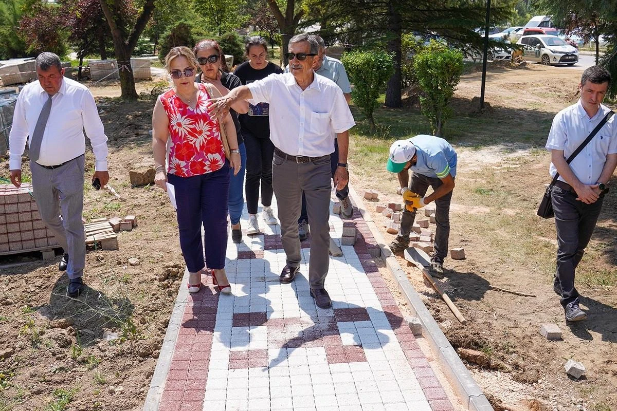 Başkan Ataç’tan park incelemesi