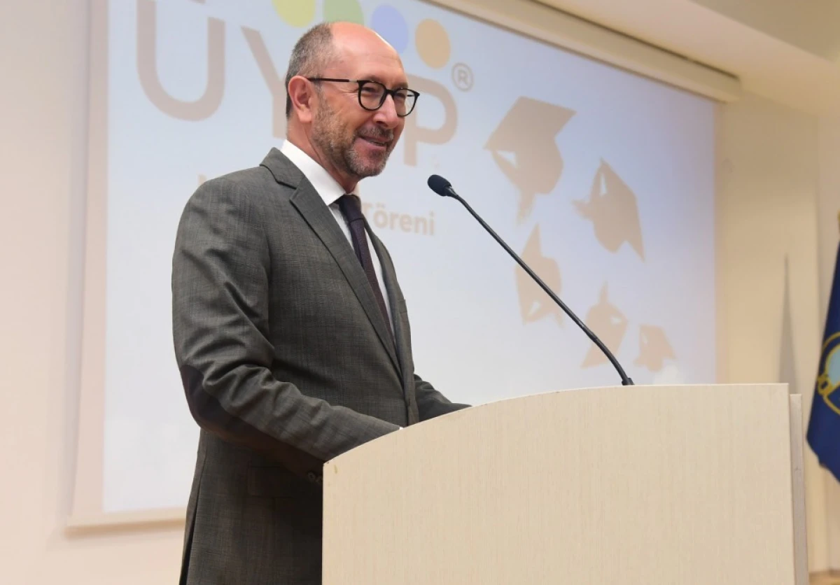 ÜYEP’li öğrencilerin mezuniyet sevinci