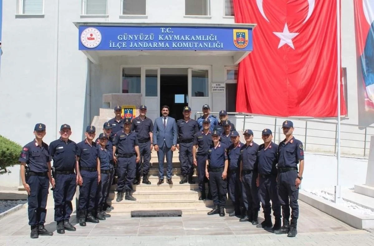 Günyüzü Kaymakamı Arslan'dan İlçe Jandarma Komutanlığına ziyaret 