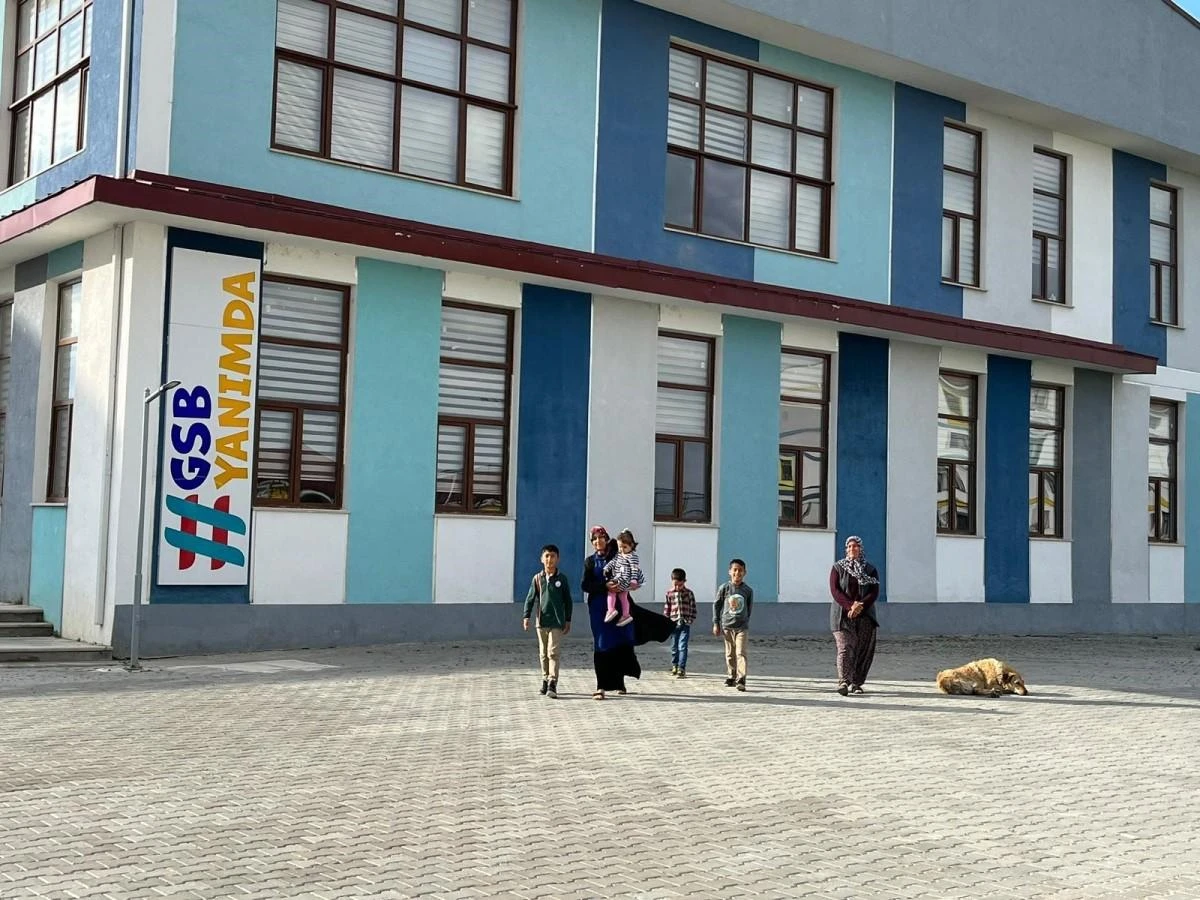Talihsizlik silsilesi depremzede ailenin yakasını bırakmıyor 