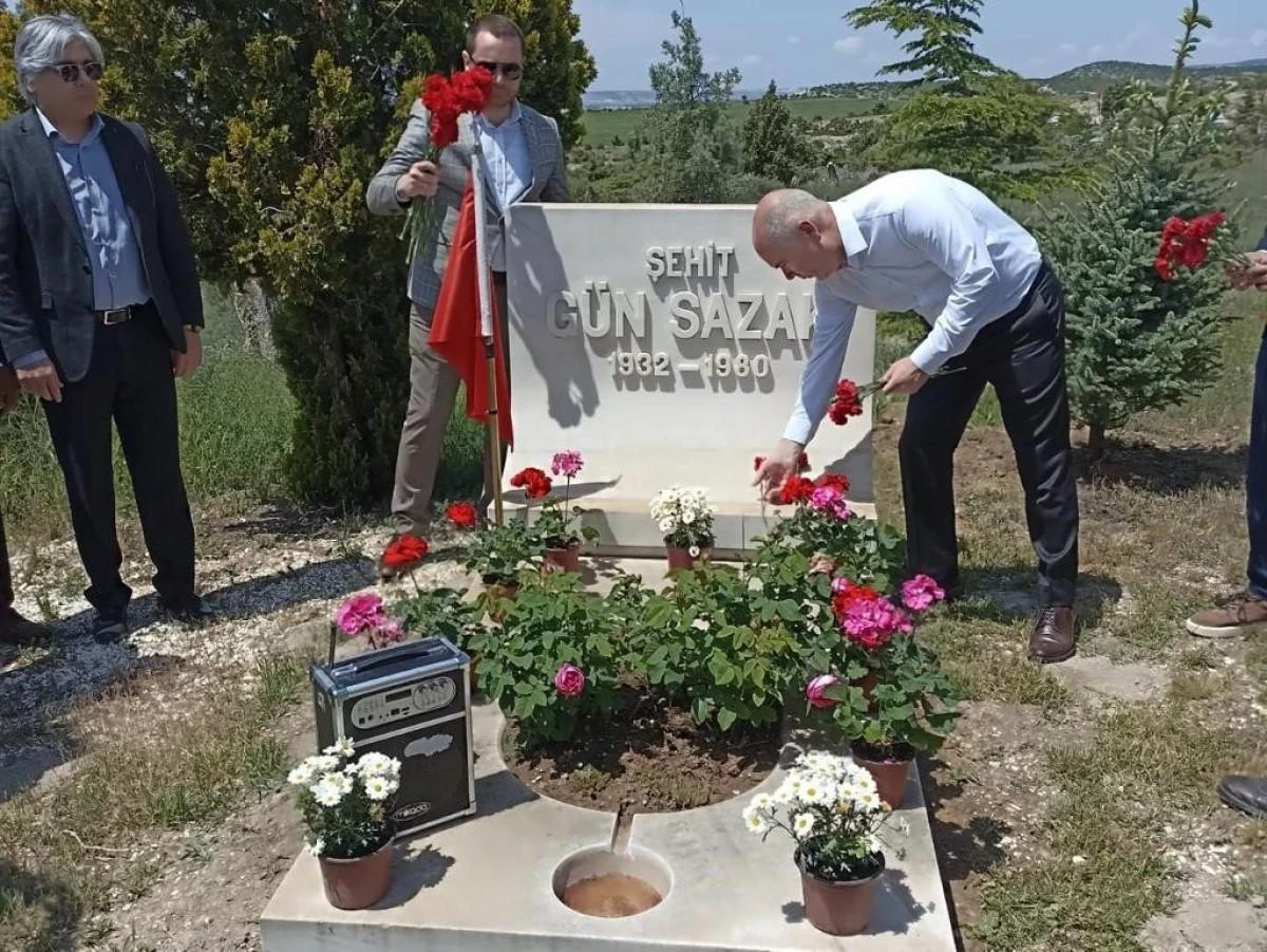 Şehit Gün Sazak kabri başında anıldı