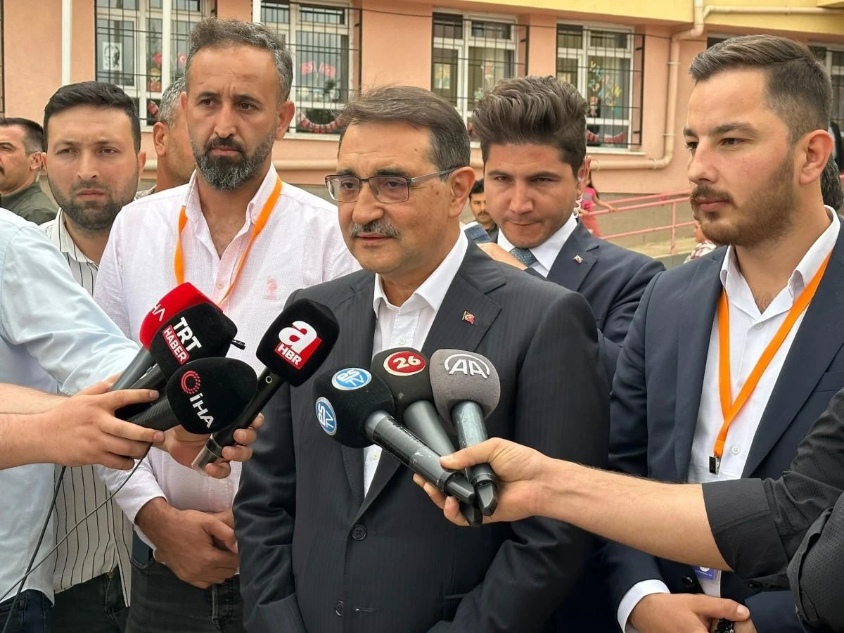 Bakan Dönmez oyunu Eskişehir'de kullandı