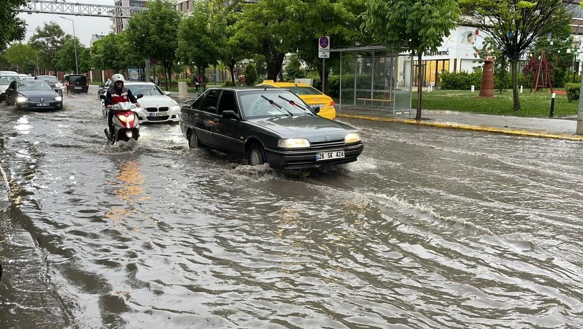 Eskişehir yağmura teslim oldu