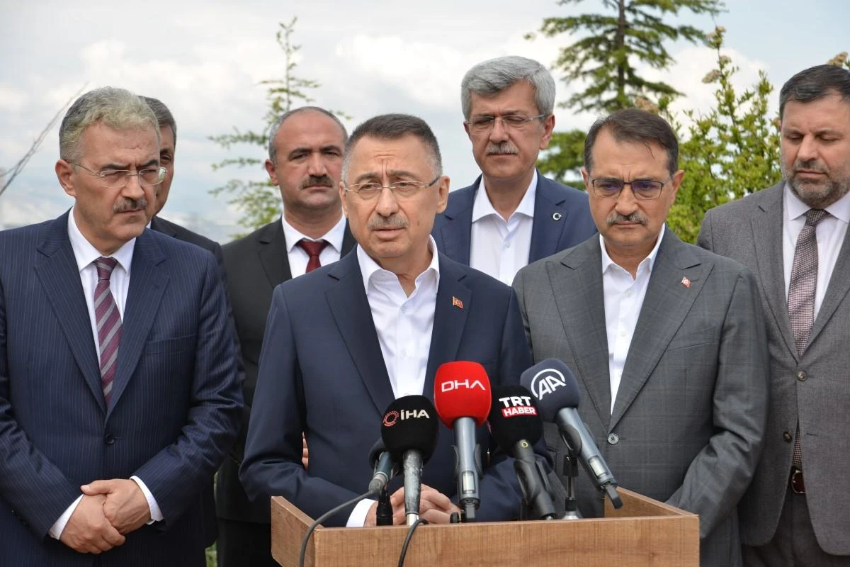 Cumhurbaşkanı Yardımcısı Oktay “Cumhurbaşkanı yardımcılığı sevdasına düştükleri için kendi vatandaşlarının sorunlarını göremiyorlar” 