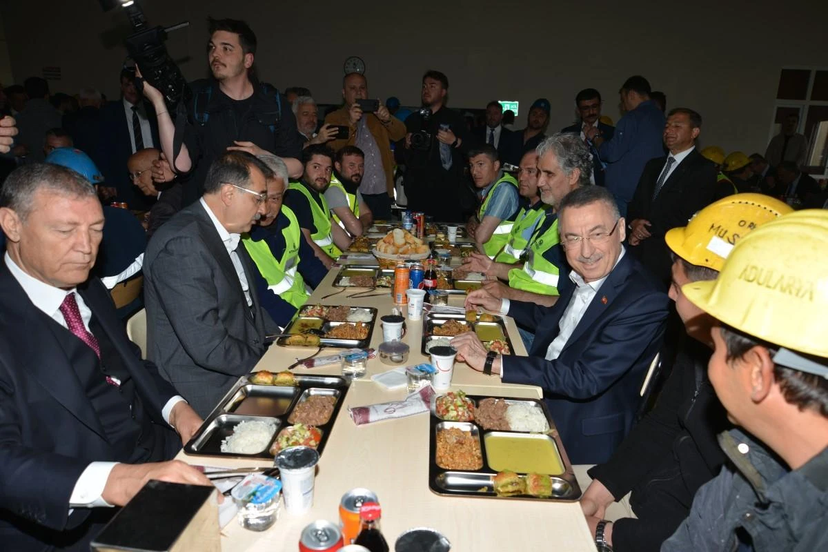 Cumhurbaşkanı Yardımcısı Oktay “Cumhurbaşkanı yardımcılığı sevdasına düştükleri için kendi vatandaşlarının sorunlarını göremiyorlar” 