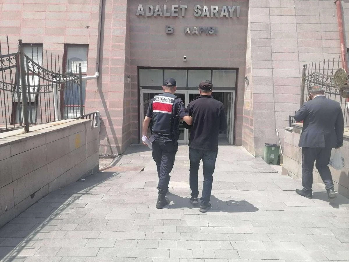Jandarma ekiplerince yakalanan 5 şüpheli tutuklandı 