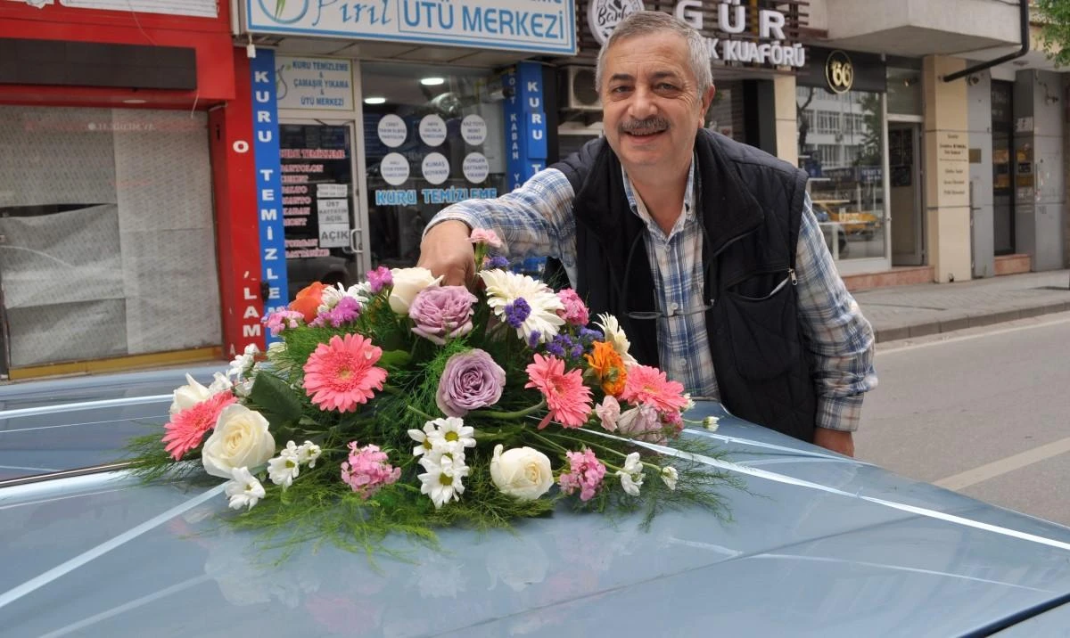 Klasik araçlar da düğünlere gelin gibi süsleniyor